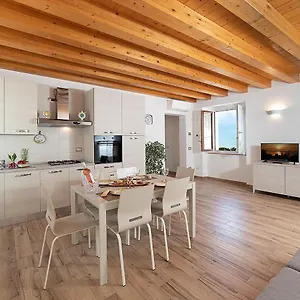 Casa Rossa - Regarda Travel Ferienhaus